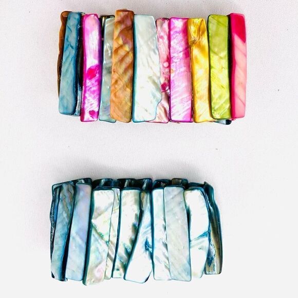 Bundle of 2 Faux Shell Bangles Stretch Bracelets - Picture 2 of 3